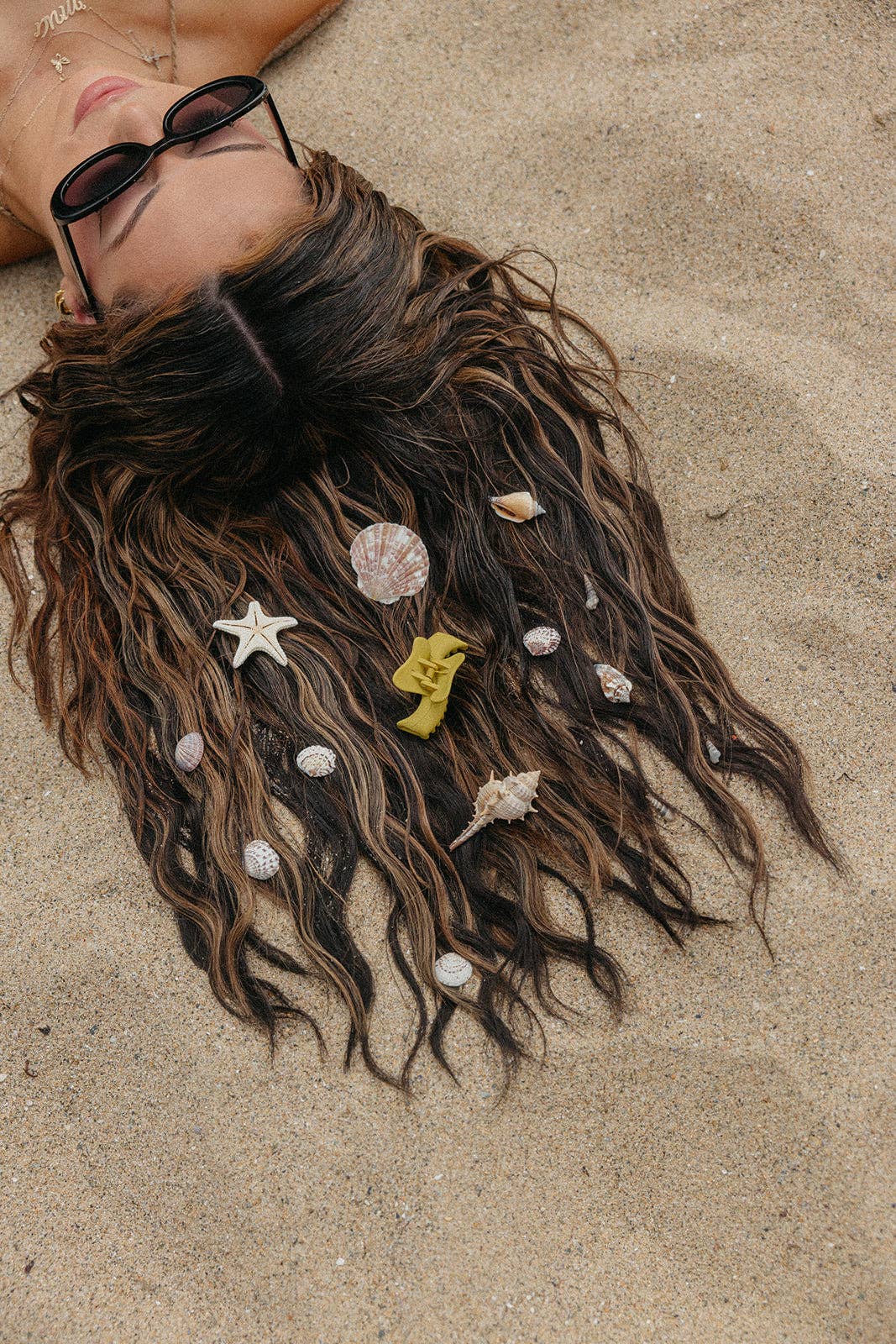 Kaxi Mini Wavy Hold Everything Claw Clip