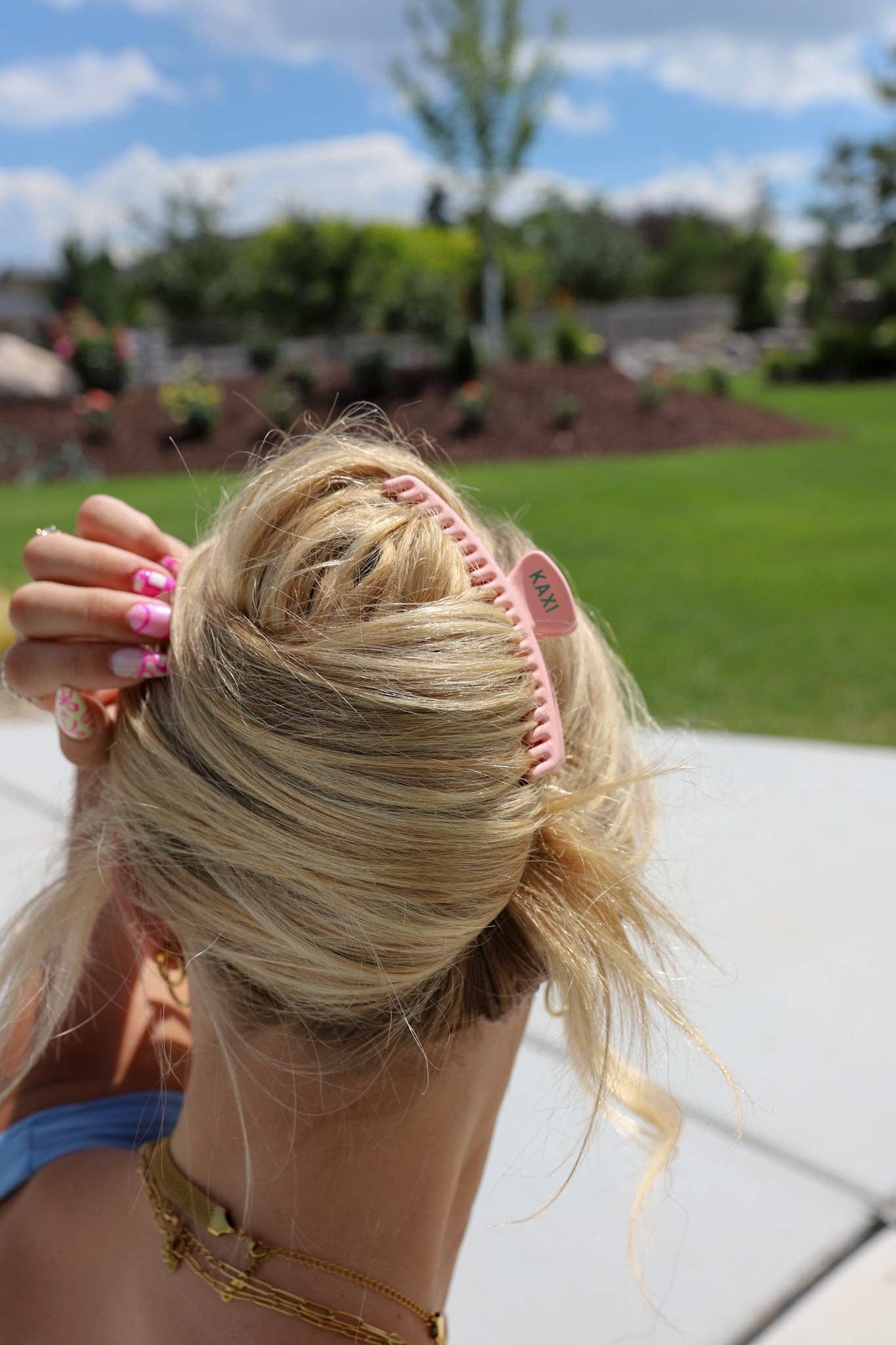 Matte Midi Hold Everything Claw Clip