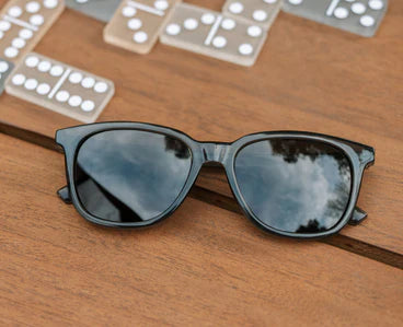 Peepers Tee Time Polarized Sunglasses – Gray