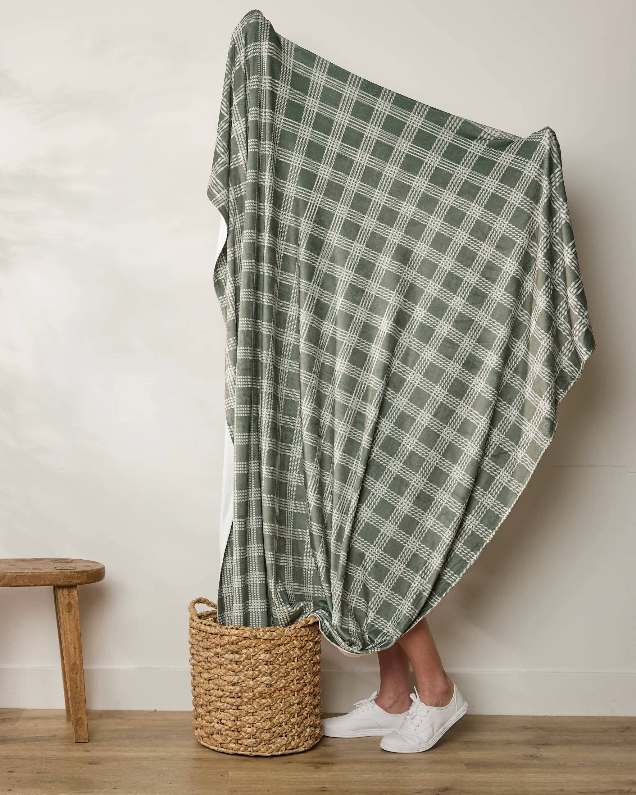 Geometry Juniper Butter Blanket