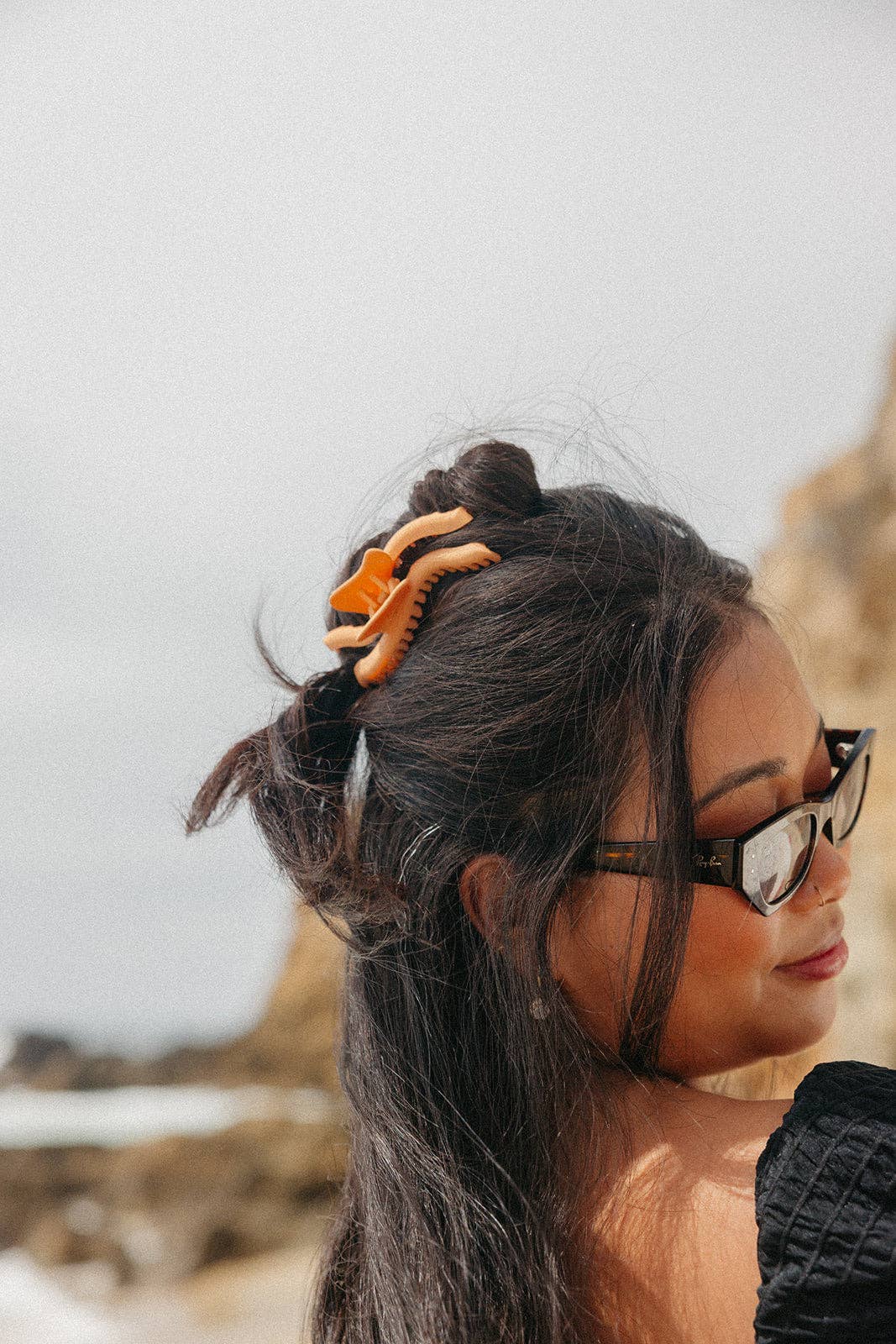 Kaxi Wavy Midi Hold Everything Claw