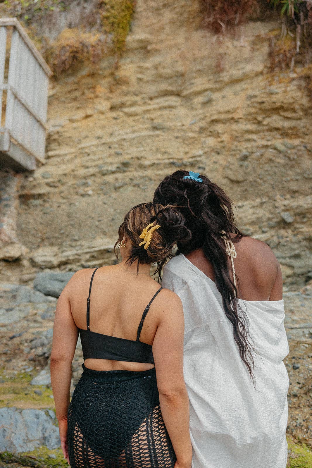 Kaxi Wavy Midi Hold Everything Claw