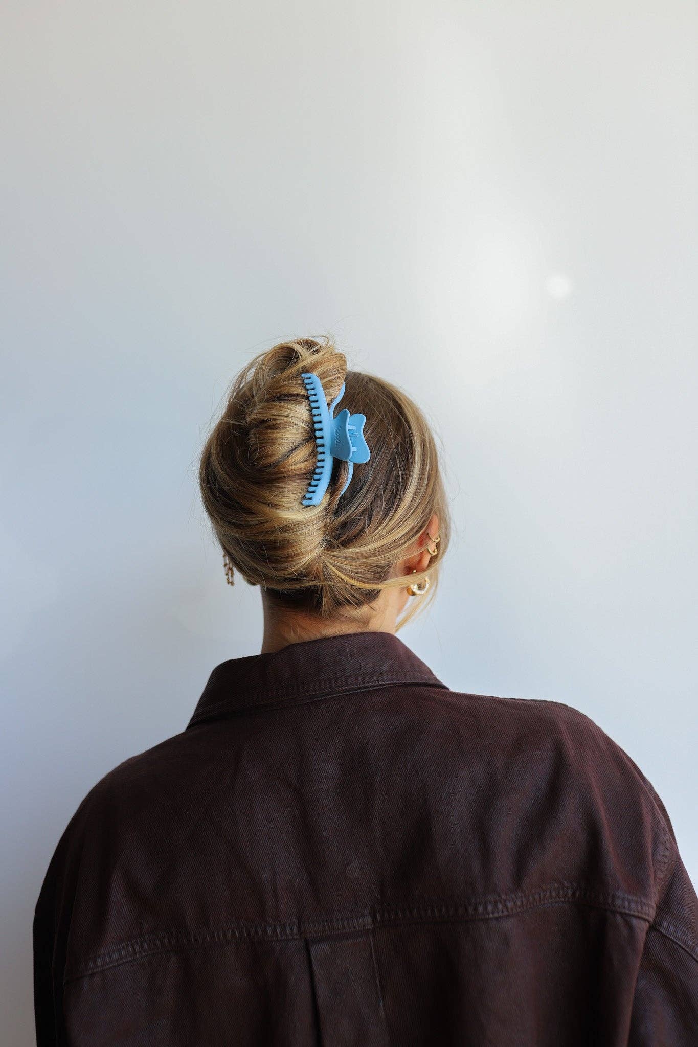 Kaxi Wavy Midi Hold Everything Claw