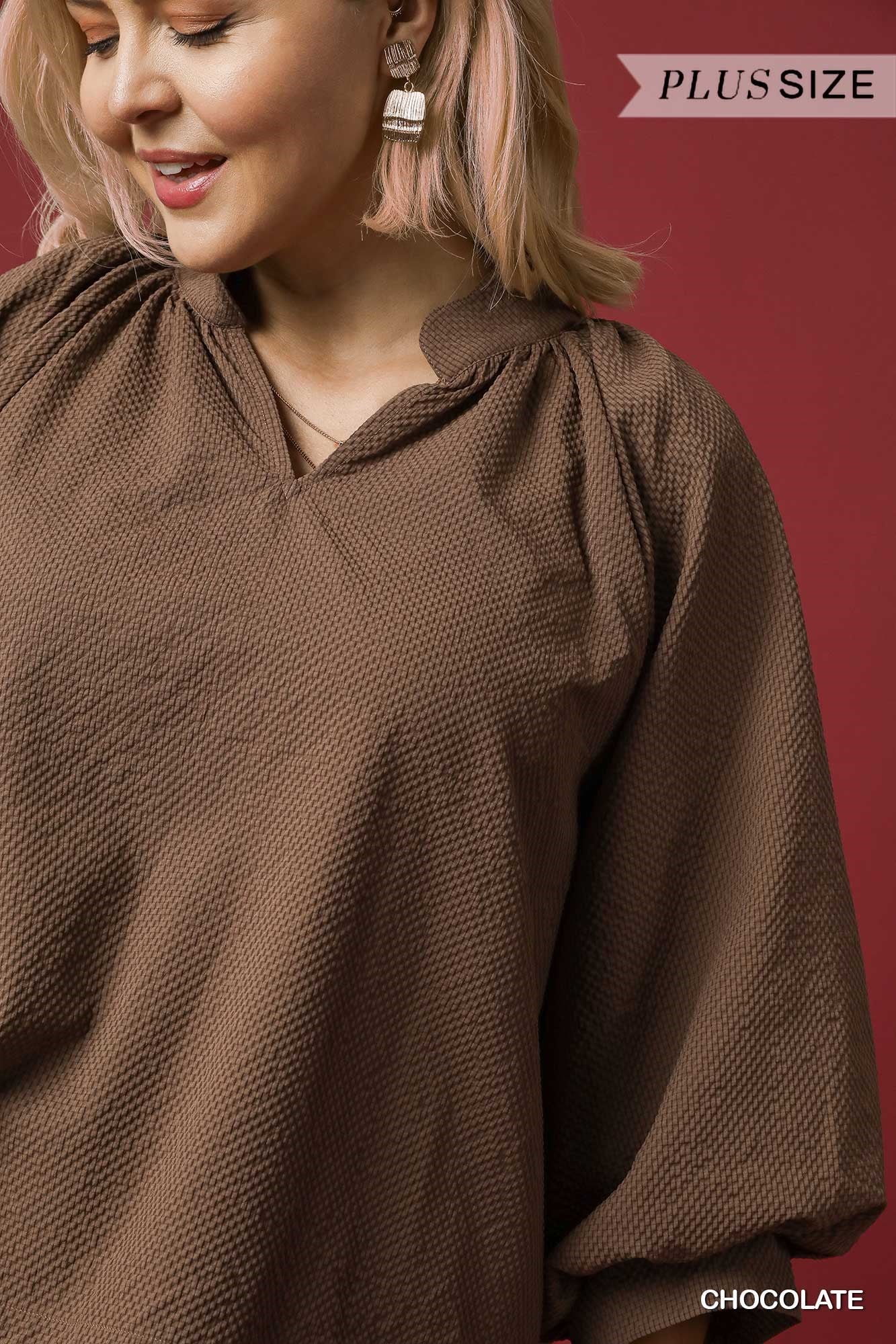 Plus Size Textured Scallop Hem Blouse