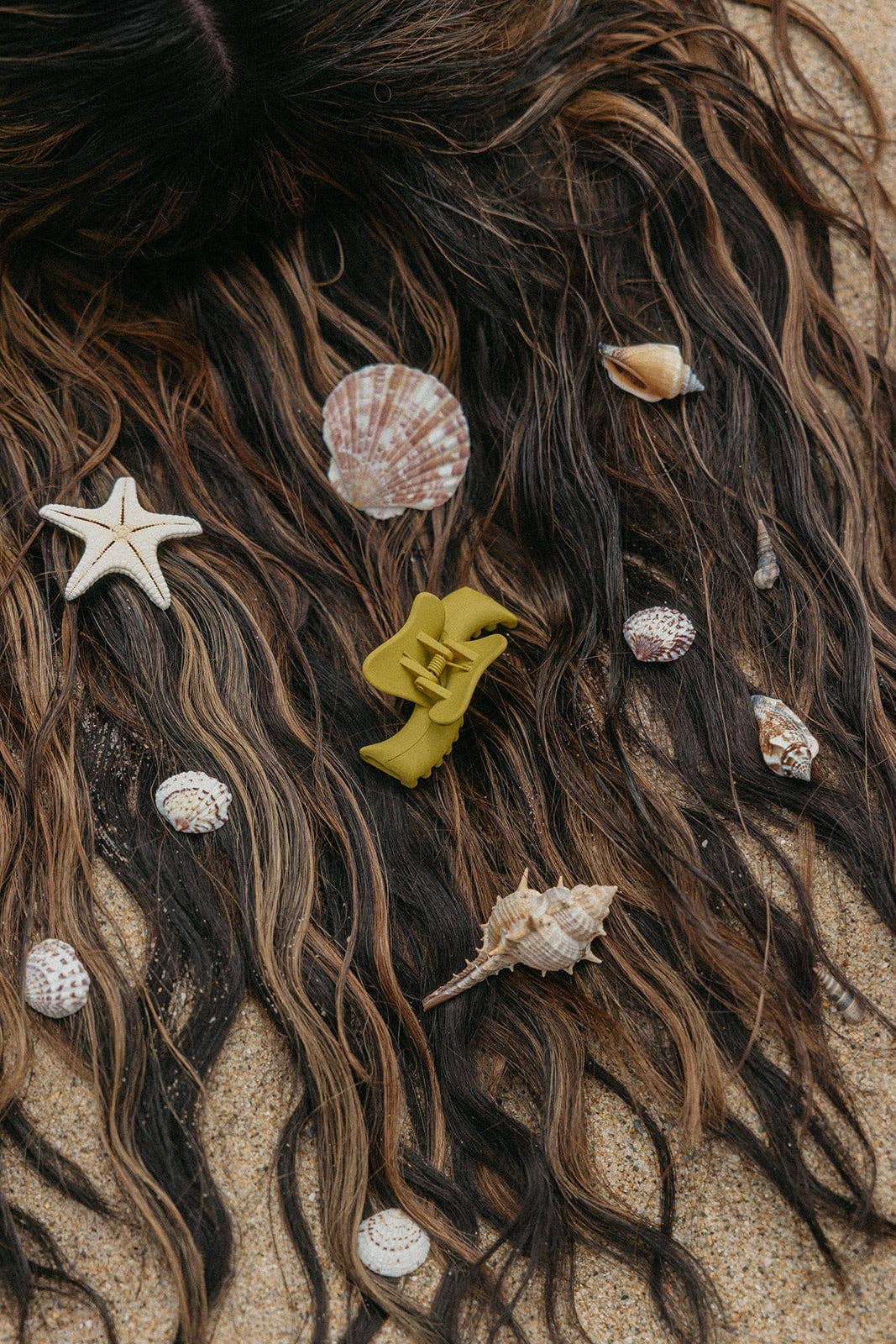 Kaxi Mini Wavy Hold Everything Claw Clip