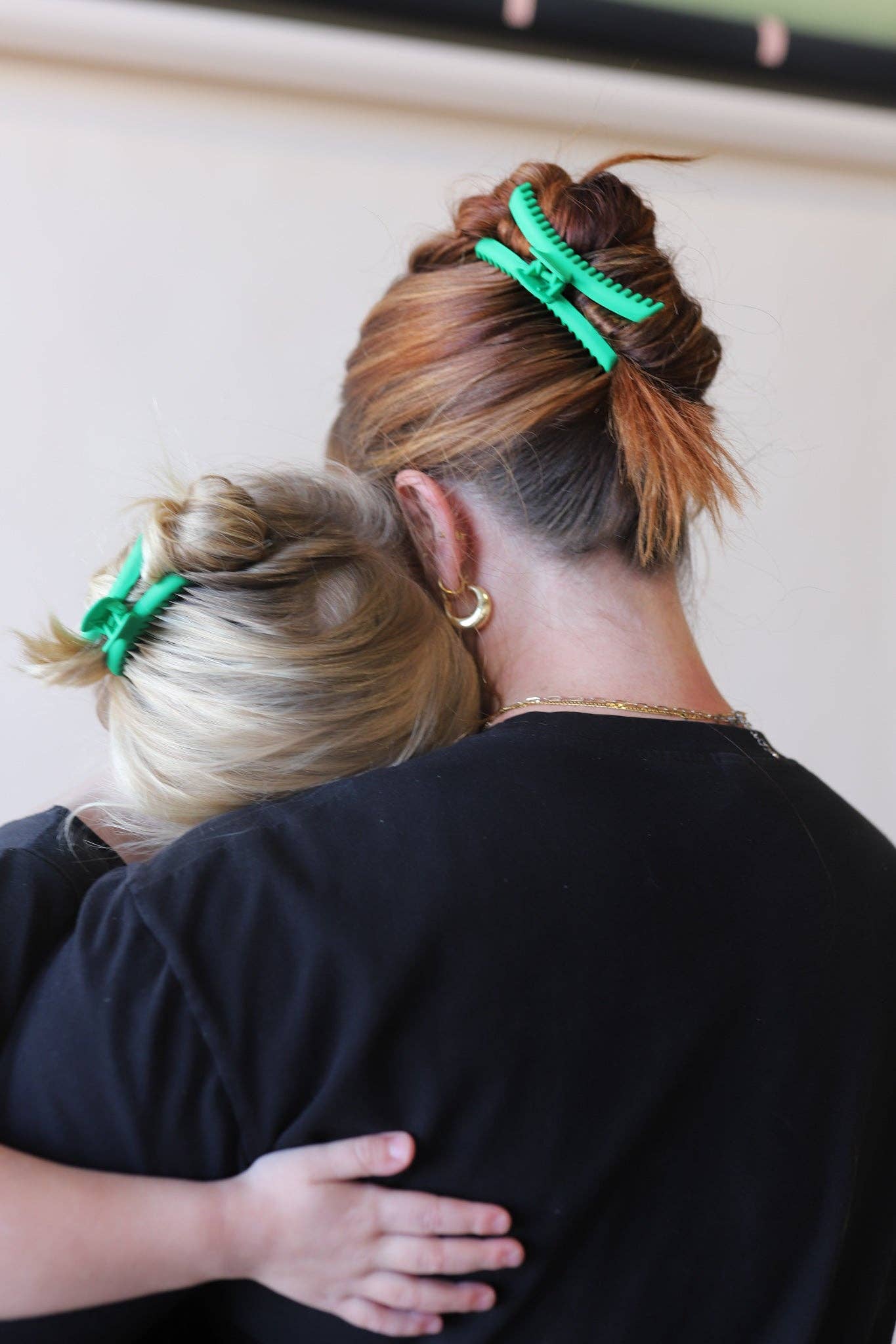 Matte Midi Hold Everything Claw Clip