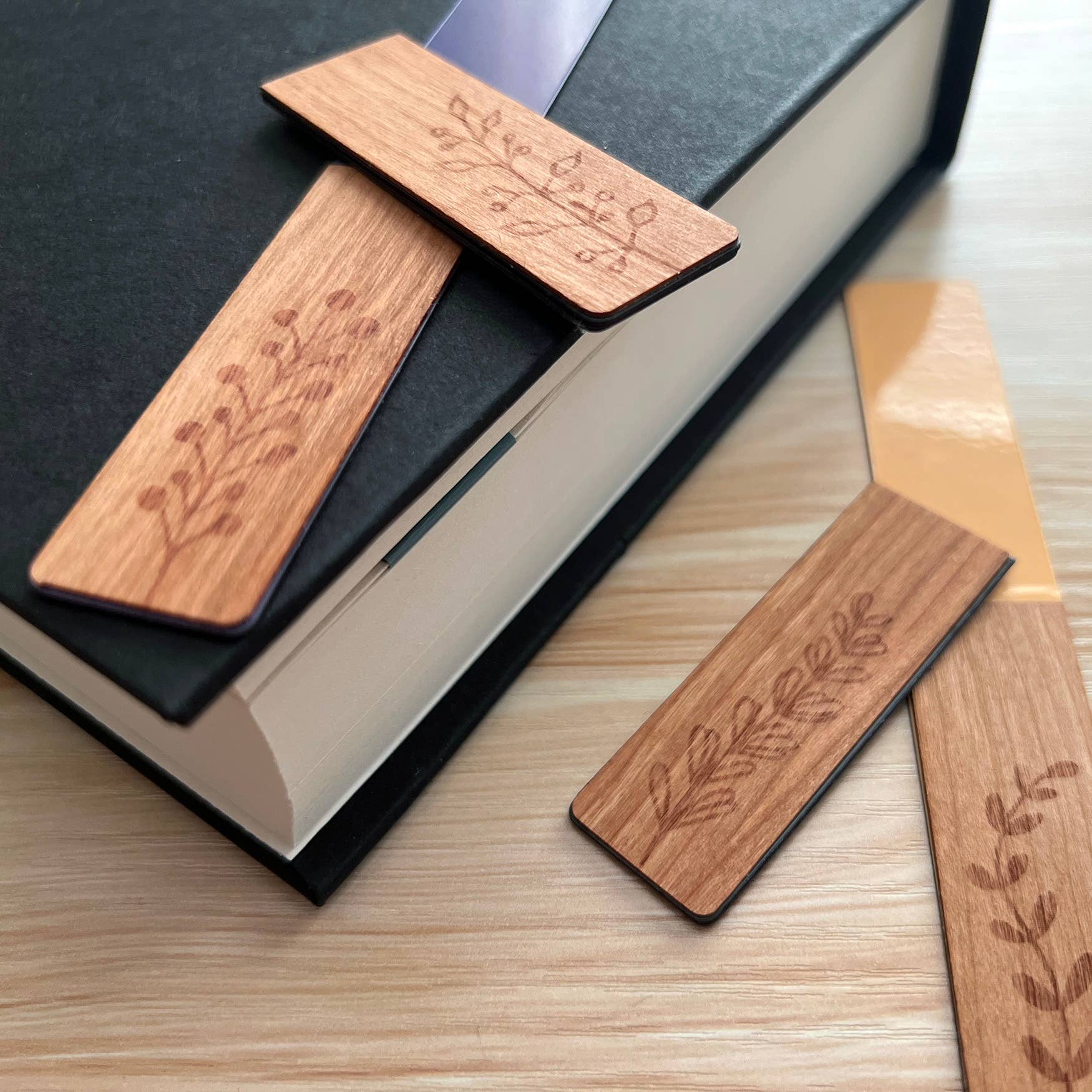 Floral Icons Magnetic Wooden Bookmarks