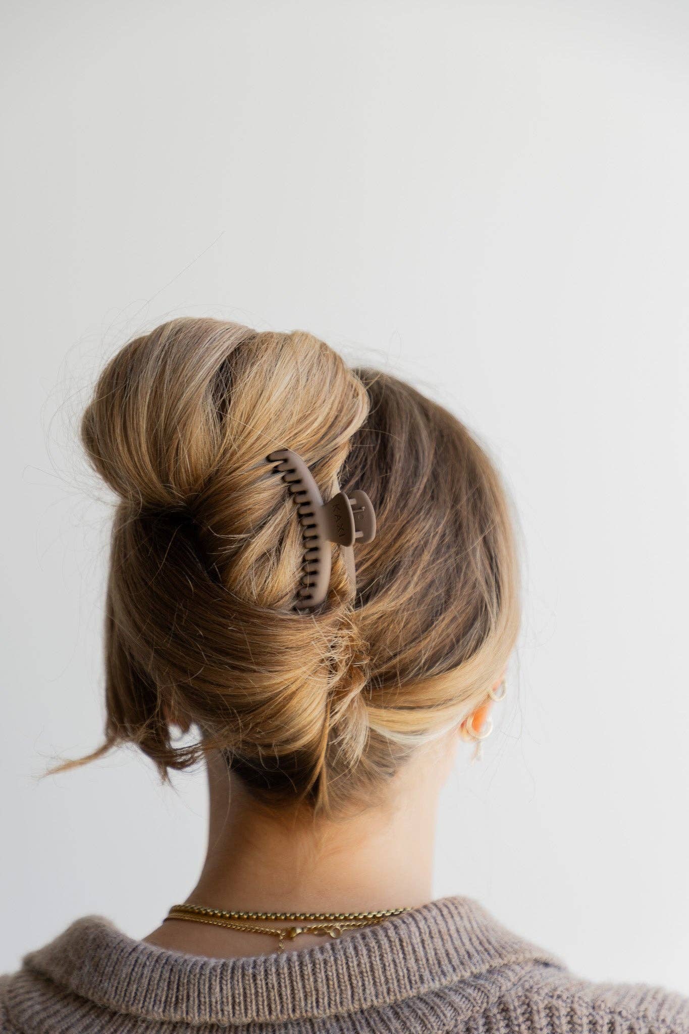 Matte Mini Hold Everything Claw Clip