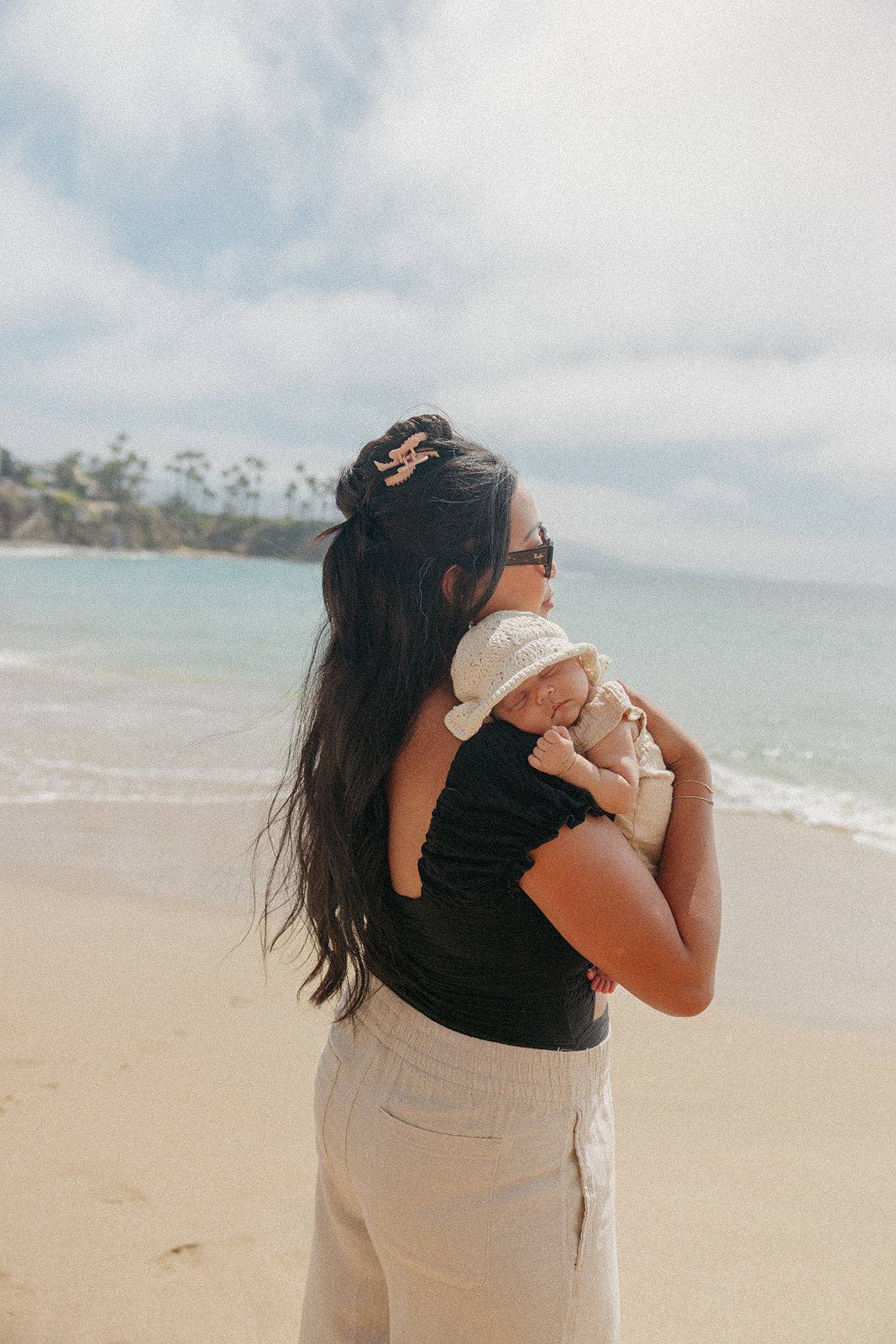 Kaxi Mini Wavy Hold Everything Claw Clip