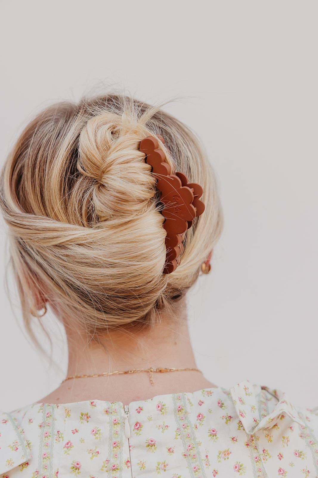KAXI Scalloped Midi Hold Everything Claw Clip
