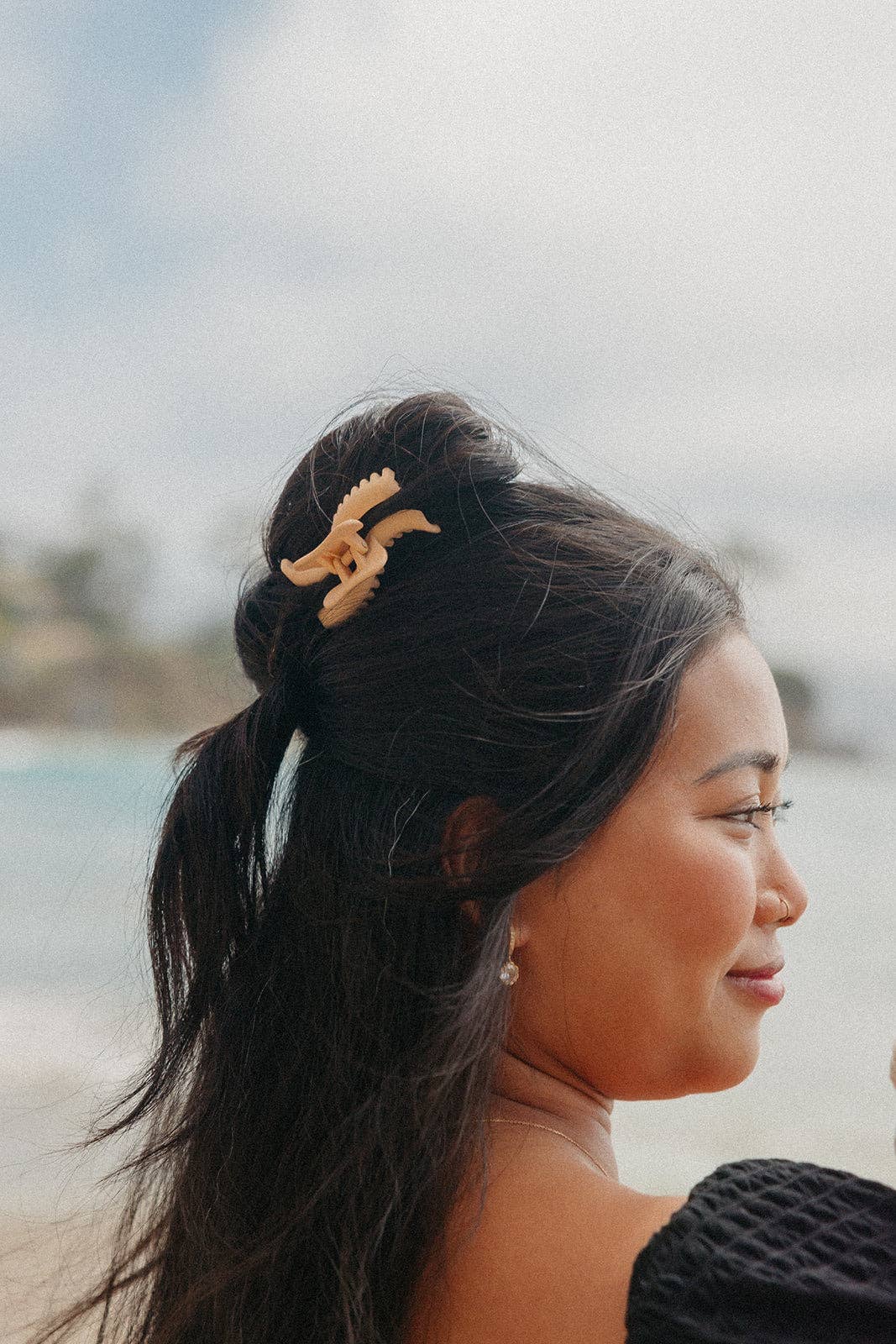 Kaxi Mini Wavy Hold Everything Claw Clip