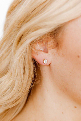 Juliet Clear CZ Screwback Stud Earrings – 5mm Gold Tone