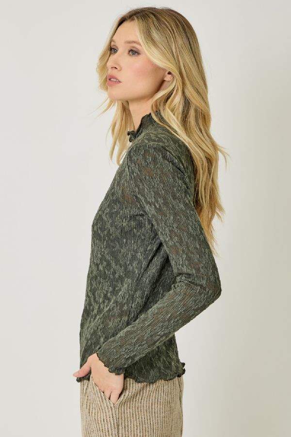 Lettuce Edge Textured Knit Top