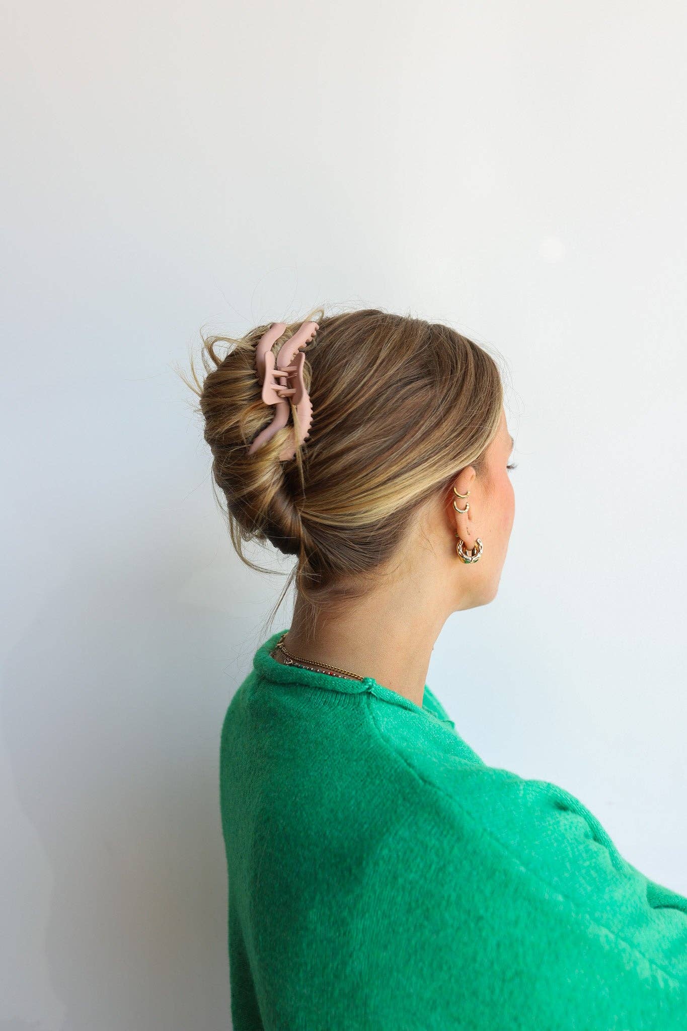 Kaxi Wavy Midi Hold Everything Claw