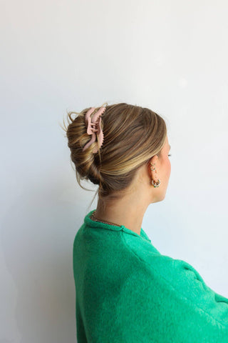 Kaxi Wavy Midi Hold Everything Claw