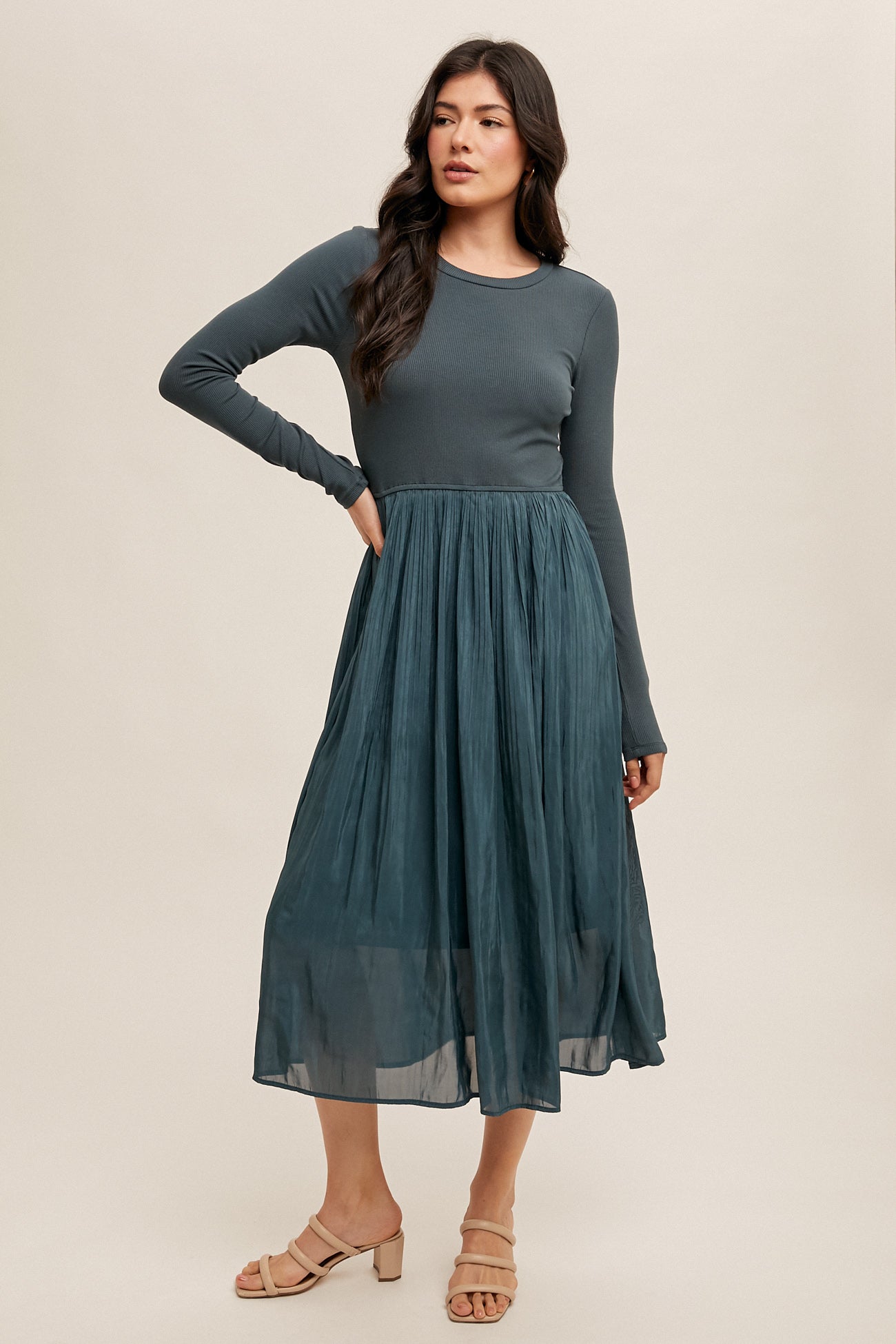 Ribbed Knit Contrast Pleated Dress