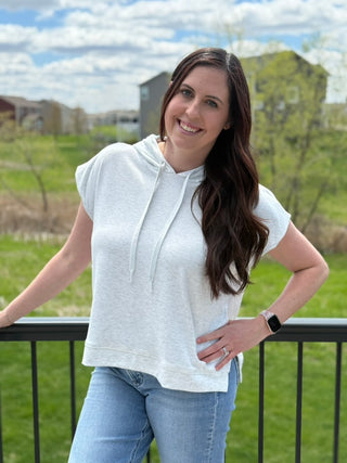 Sleeveless Hoodie with Floral Lining Detail – Lightweight Casual Hoodie Top
