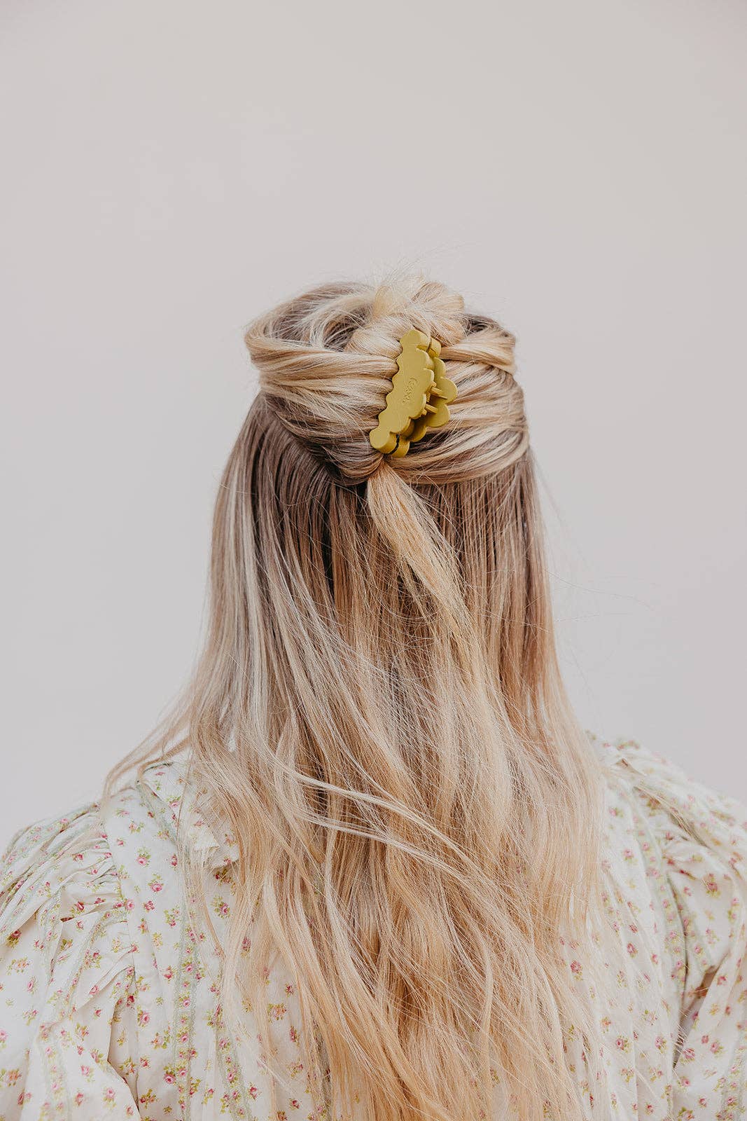KAXI Scalloped Mini Hold Everything Claw Clip