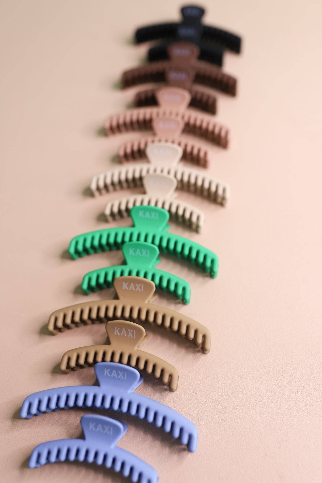 Matte Mini Hold Everything Claw Clip