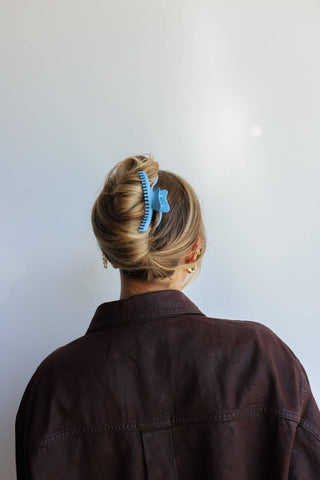 Kaxi Wavy Midi Hold Everything Claw