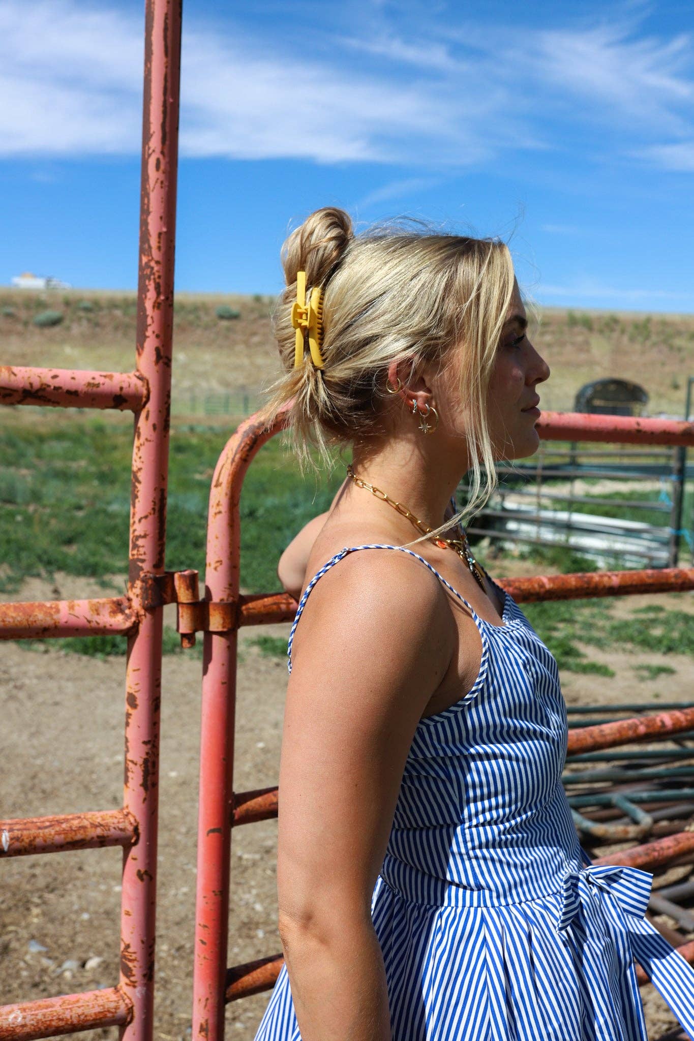 Matte Midi Hold Everything Claw Clip