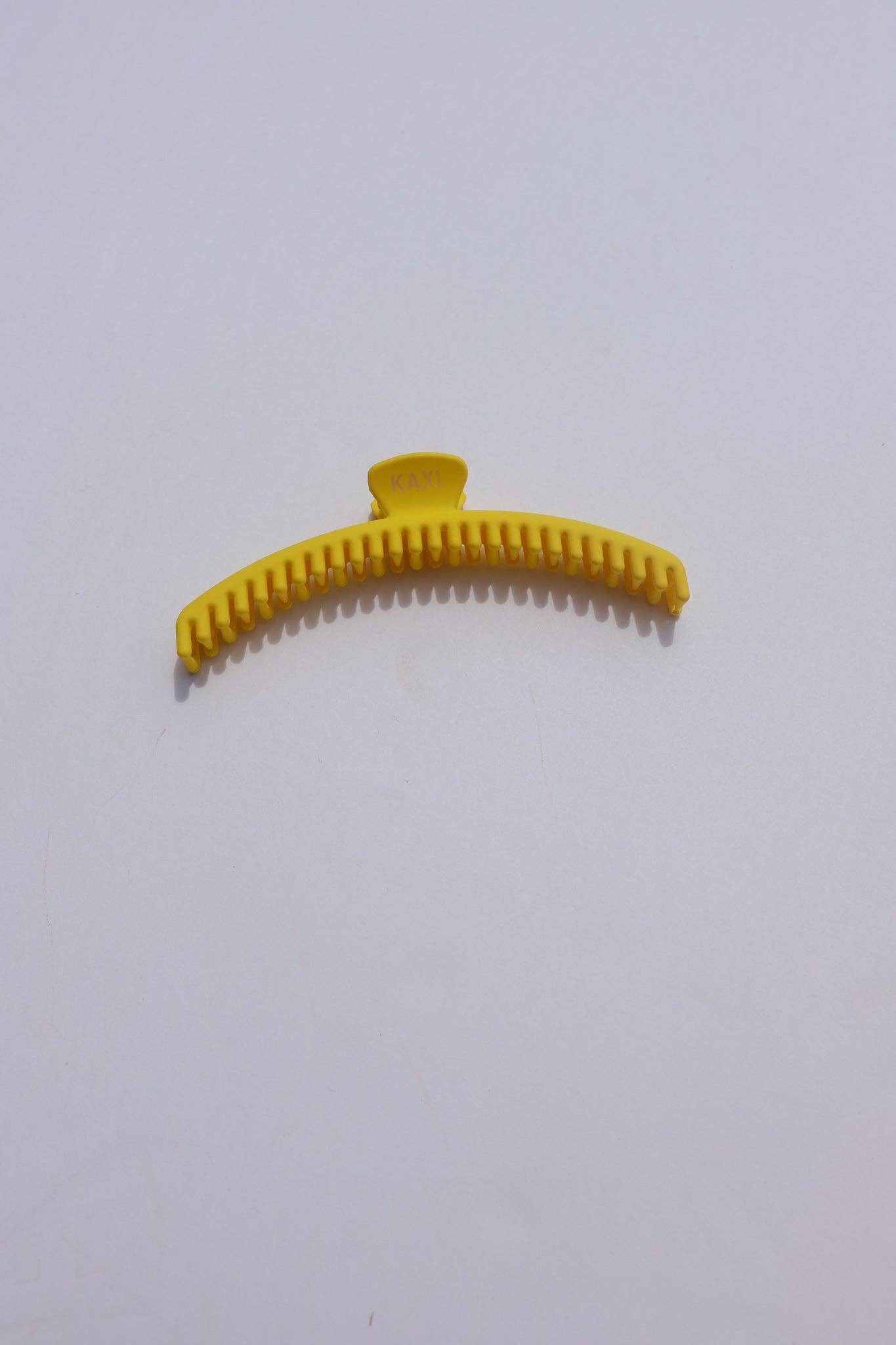 Matte Midi Hold Everything Claw Clip