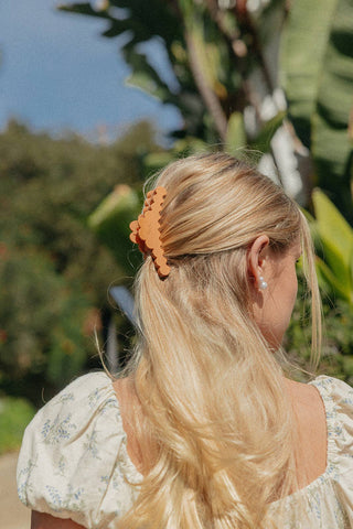 KAXI Scalloped Midi Hold Everything Claw Clip