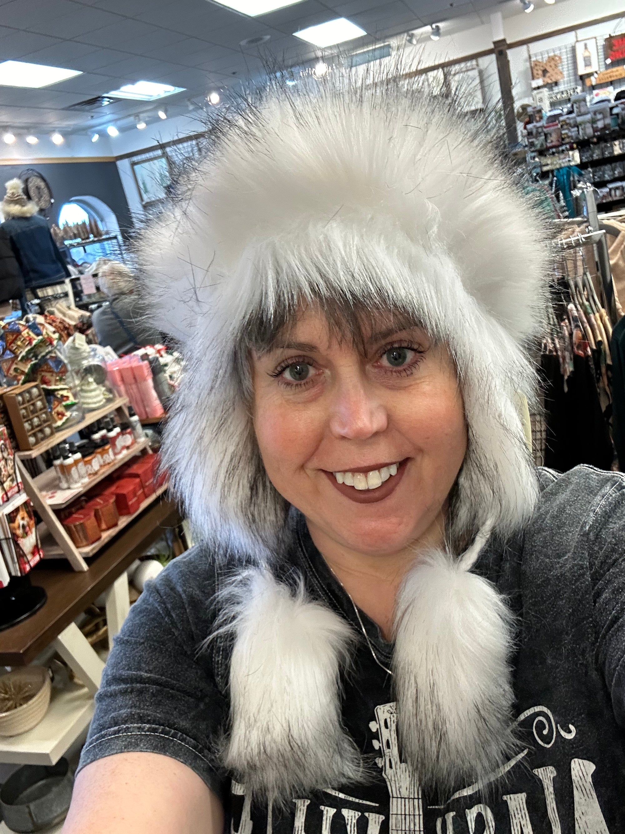 Bajka Hat White w/ Faux Fur