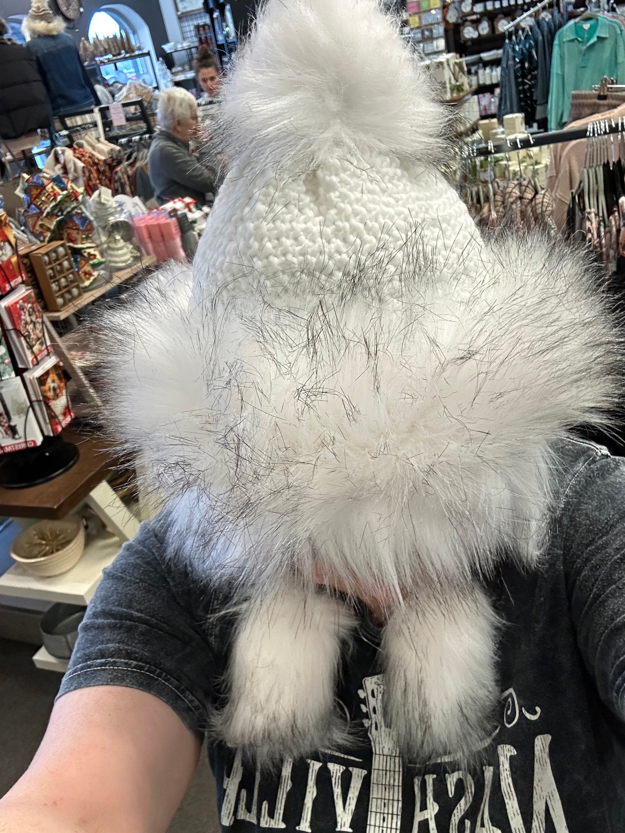 Bajka Hat White w/ Faux Fur