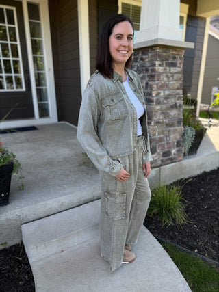 Washed Tencel Wide-Leg Cargo Pants