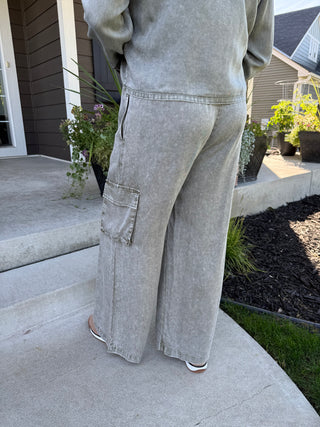 Washed Tencel Wide-Leg Cargo Pants