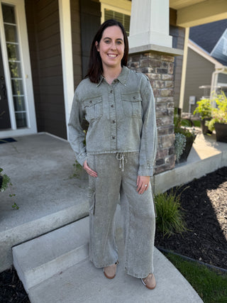 Washed Tencel Wide-Leg Cargo Pants