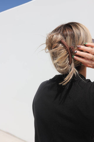 Matte Midi Hold Everything Claw Clip