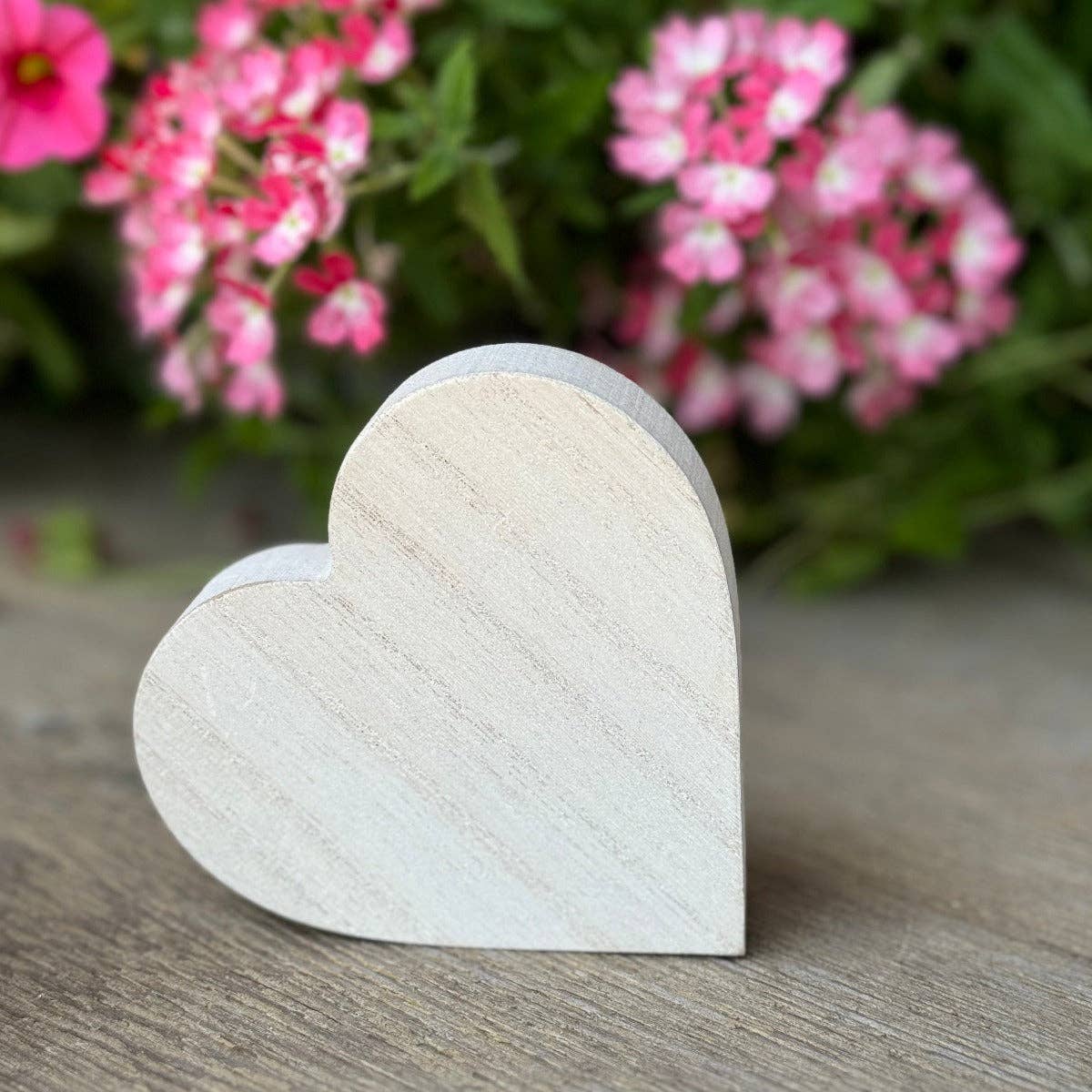 Medium White Wash Heart Decor