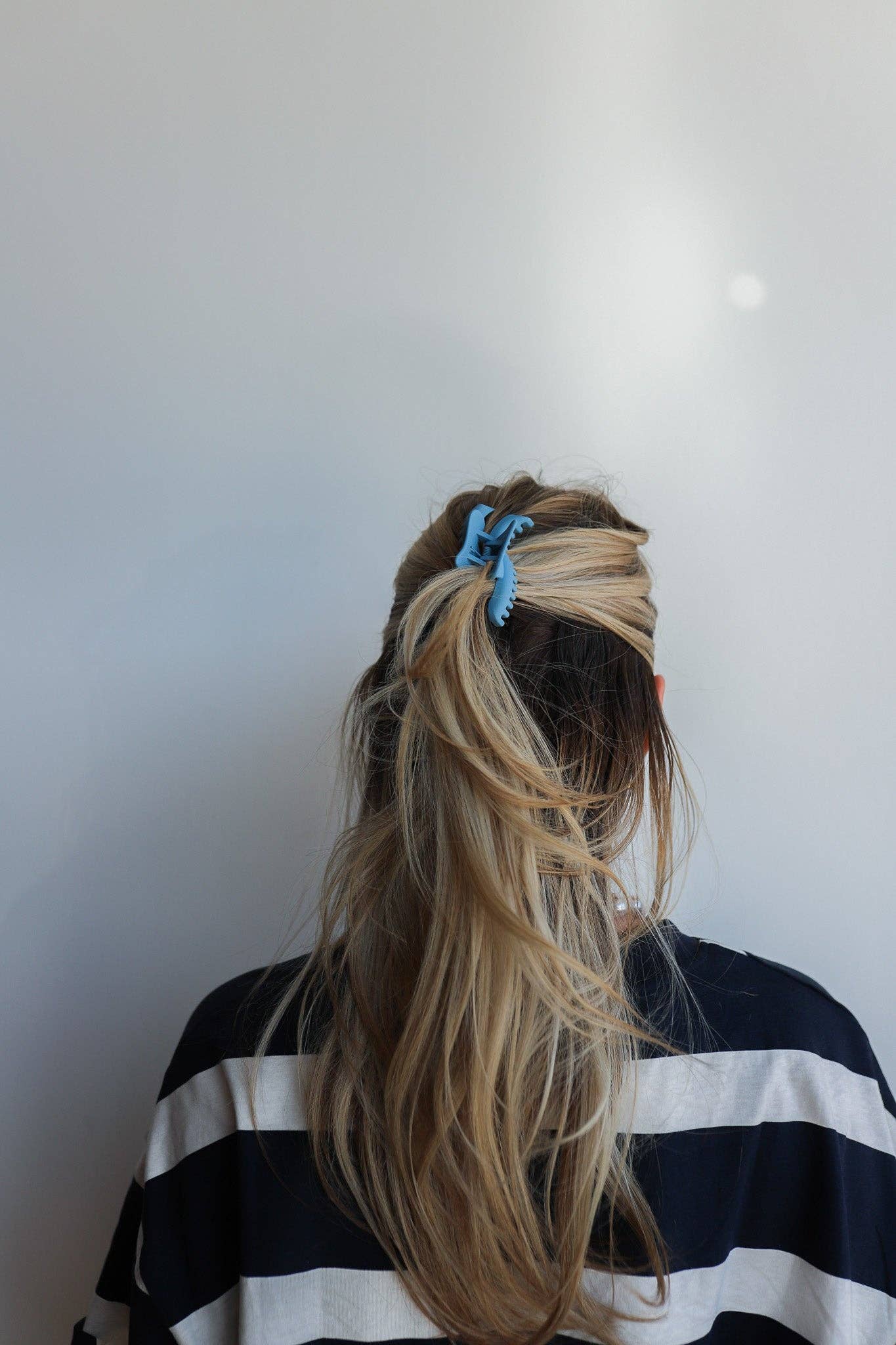 Kaxi Mini Wavy Hold Everything Claw Clip