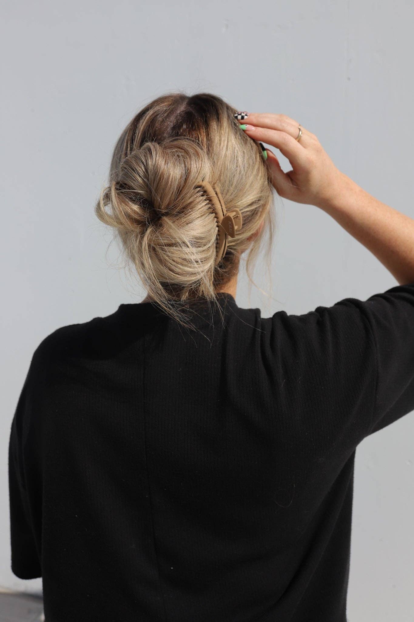 Matte Midi Hold Everything Claw Clip