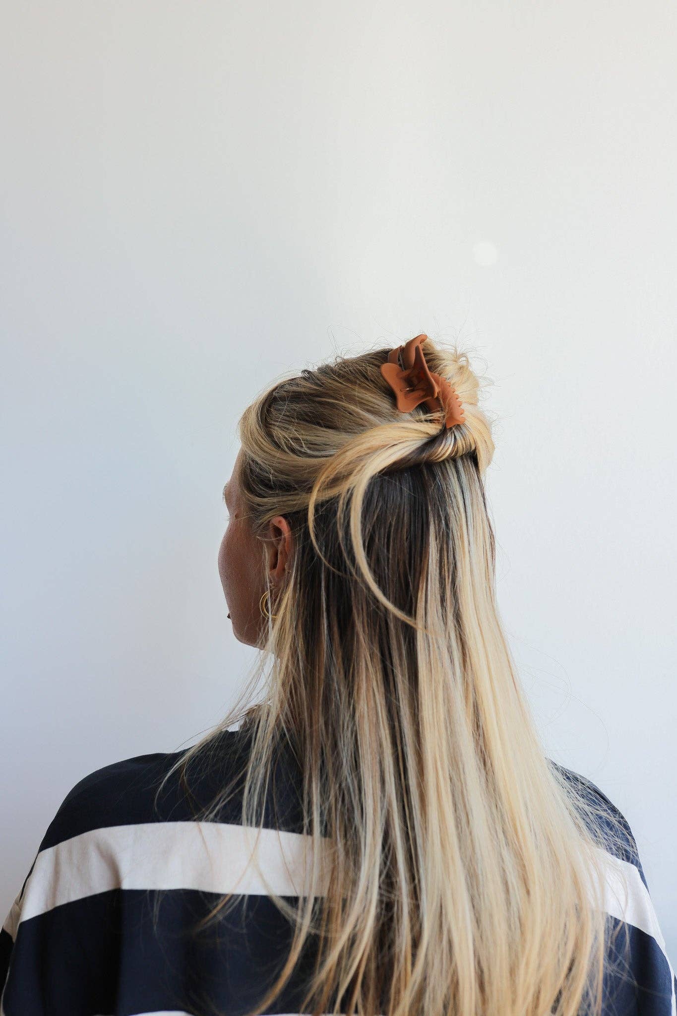 Kaxi Mini Wavy Hold Everything Claw Clip