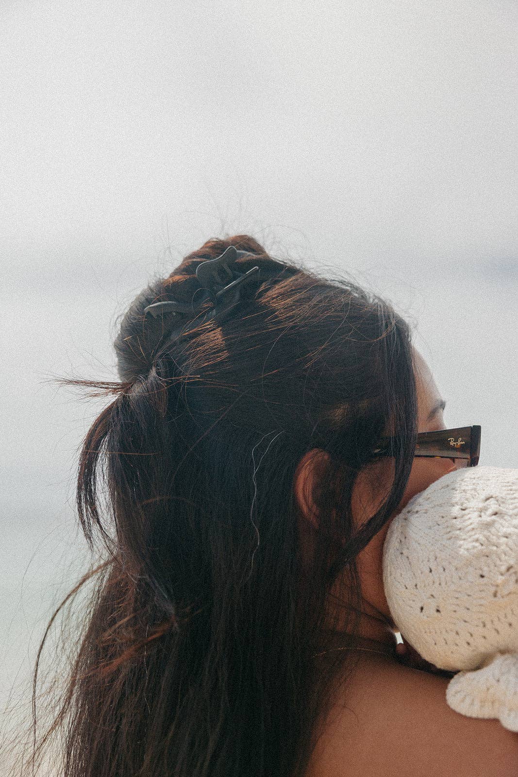 Kaxi Wavy Midi Hold Everything Claw