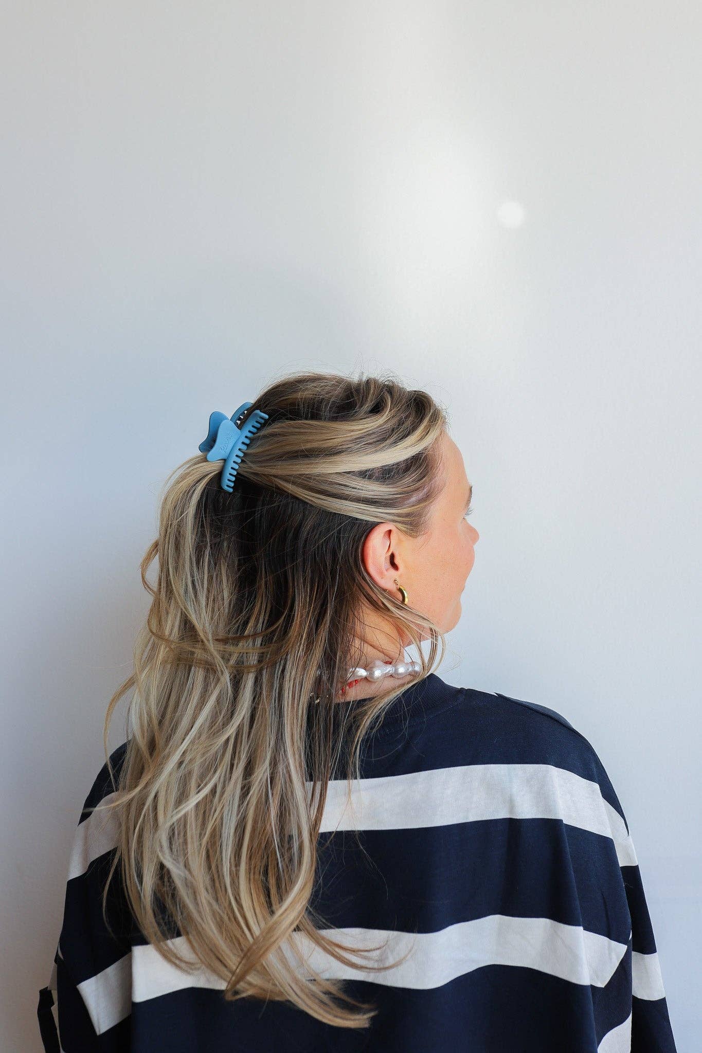 Kaxi Mini Wavy Hold Everything Claw Clip