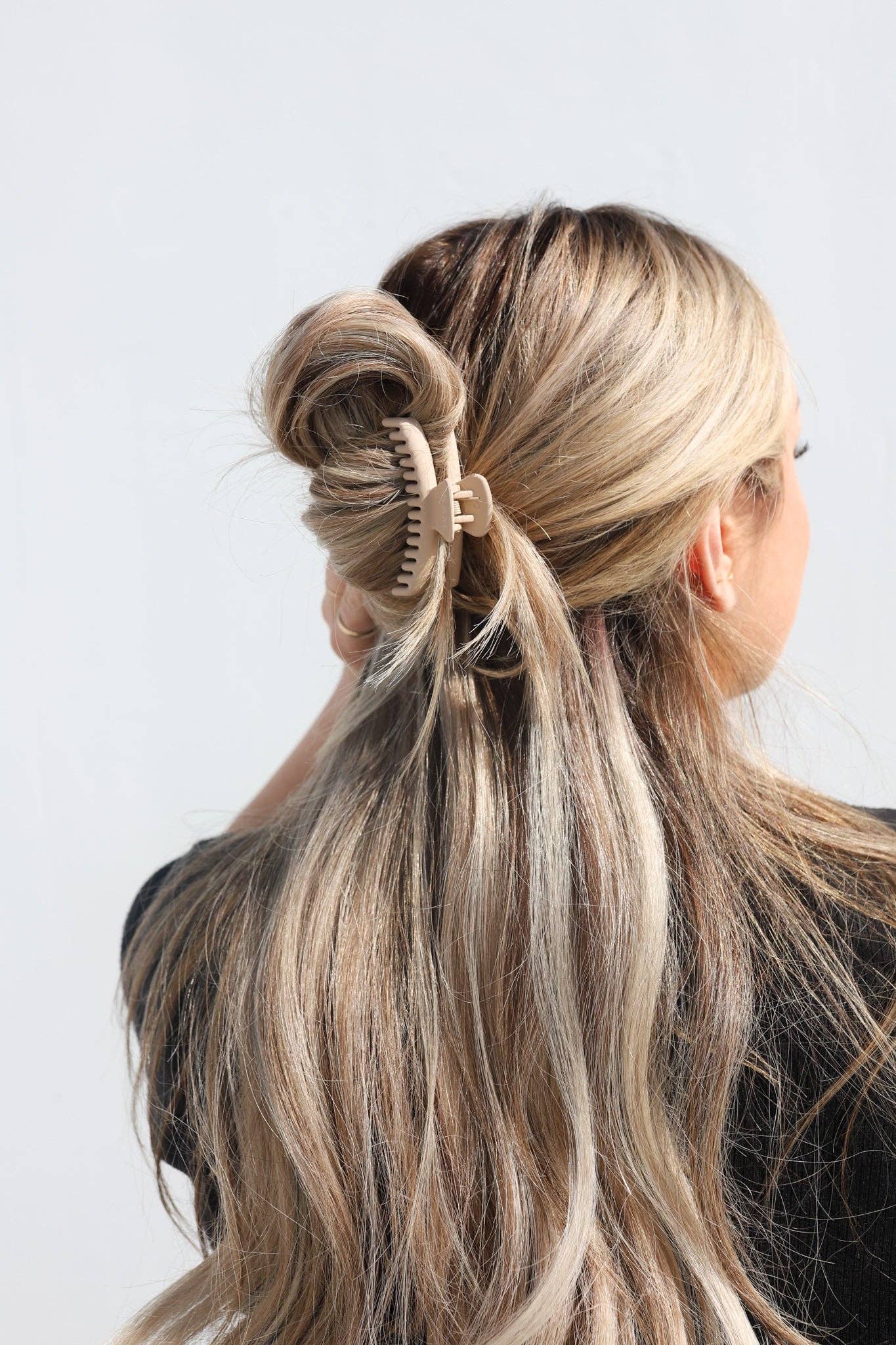 Matte Mini Hold Everything Claw Clip