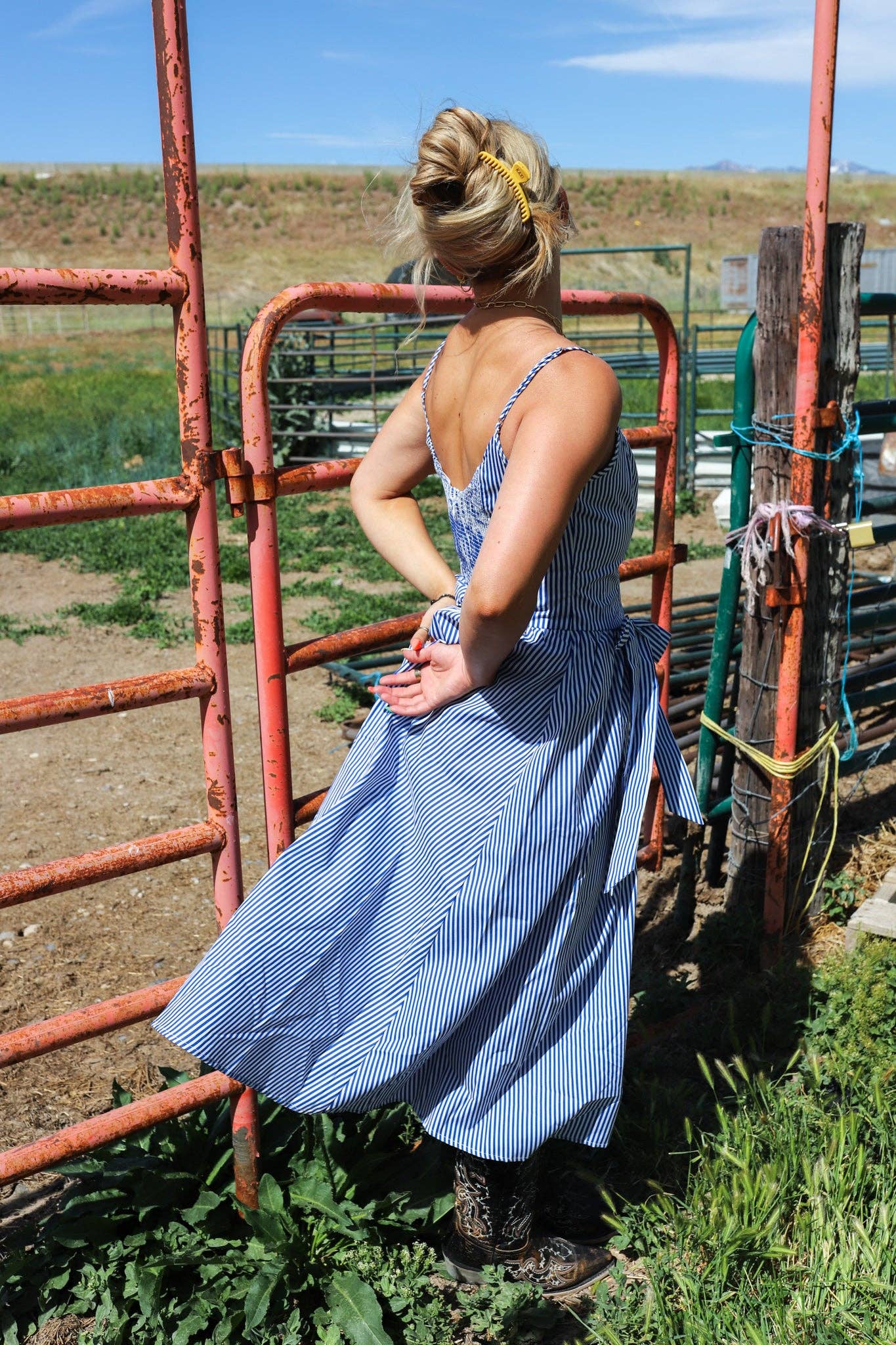 Matte Midi Hold Everything Claw Clip