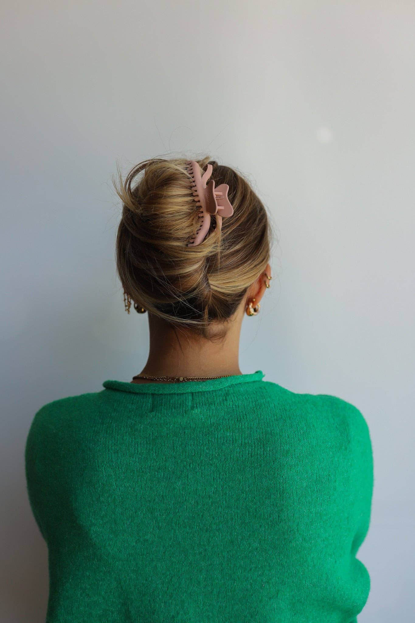 Kaxi Wavy Midi Hold Everything Claw