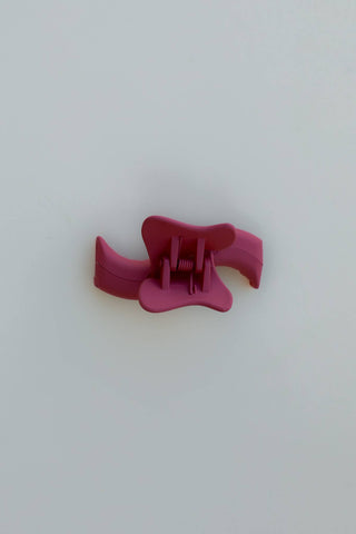 Kaxi Mini Wavy Hold Everything Claw Clip