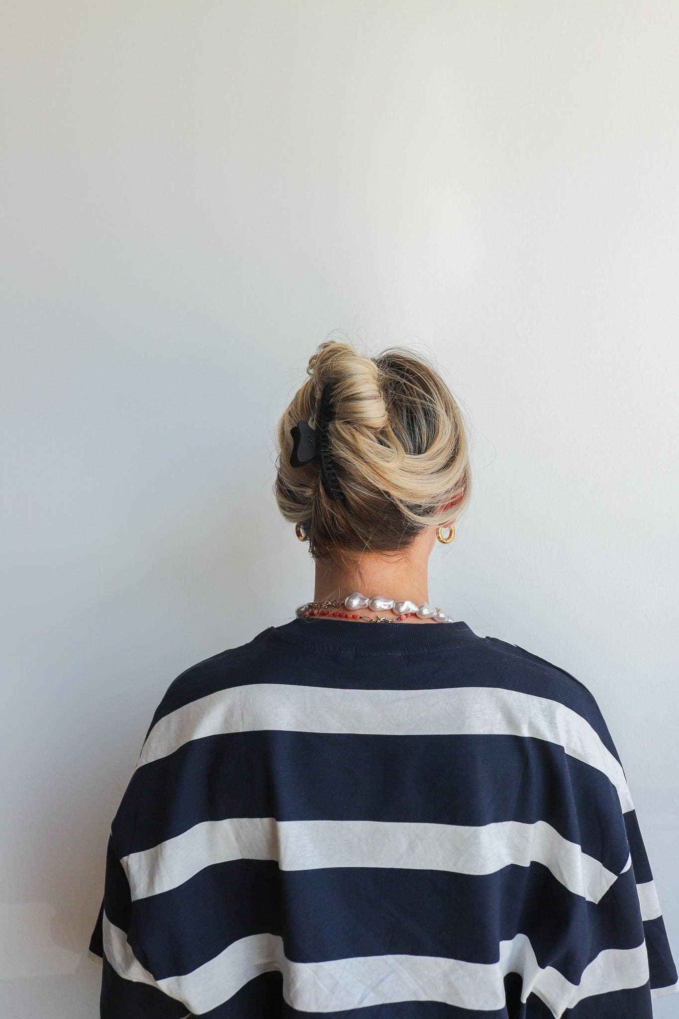 Kaxi Wavy Midi Hold Everything Claw