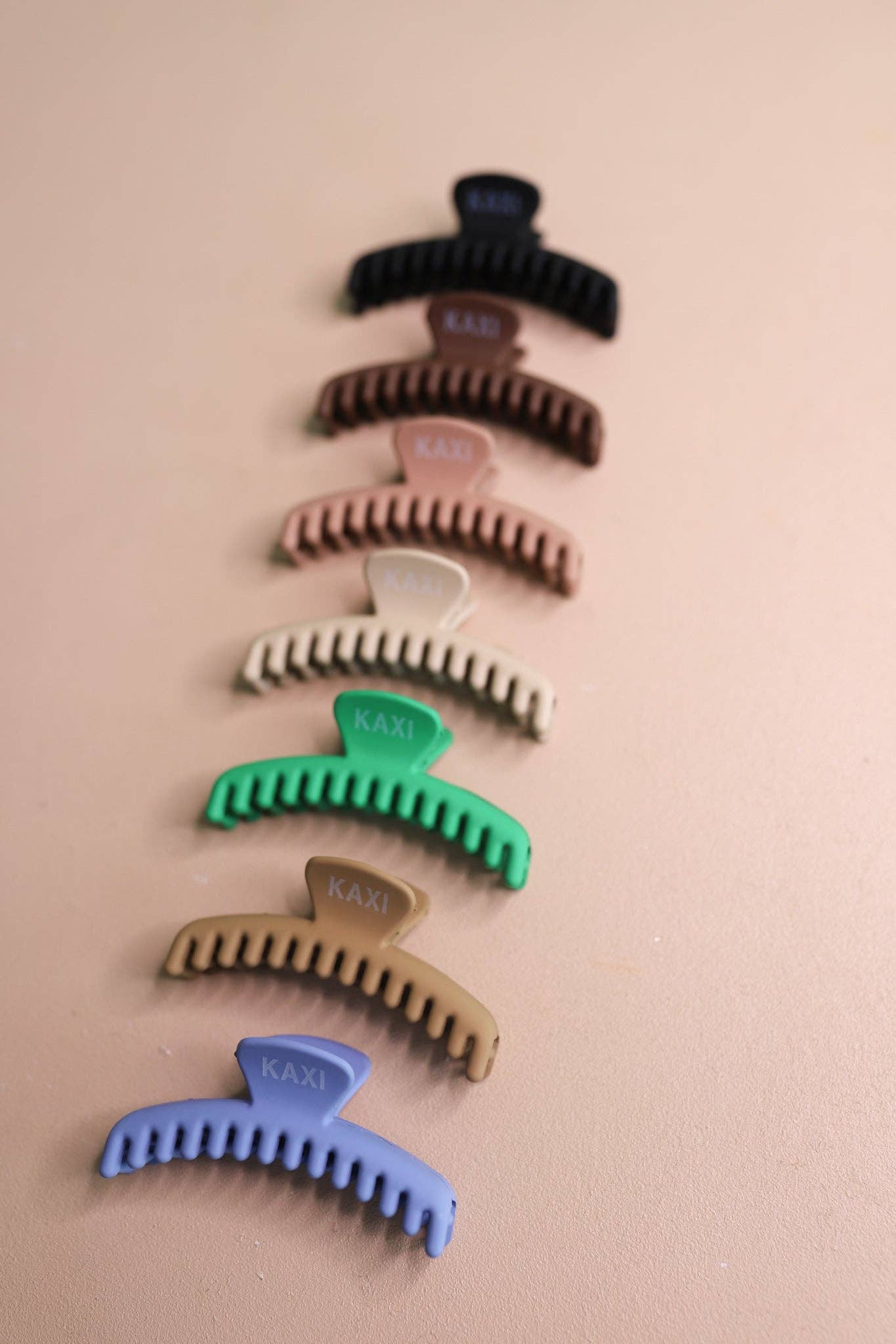 Matte Mini Hold Everything Claw Clip