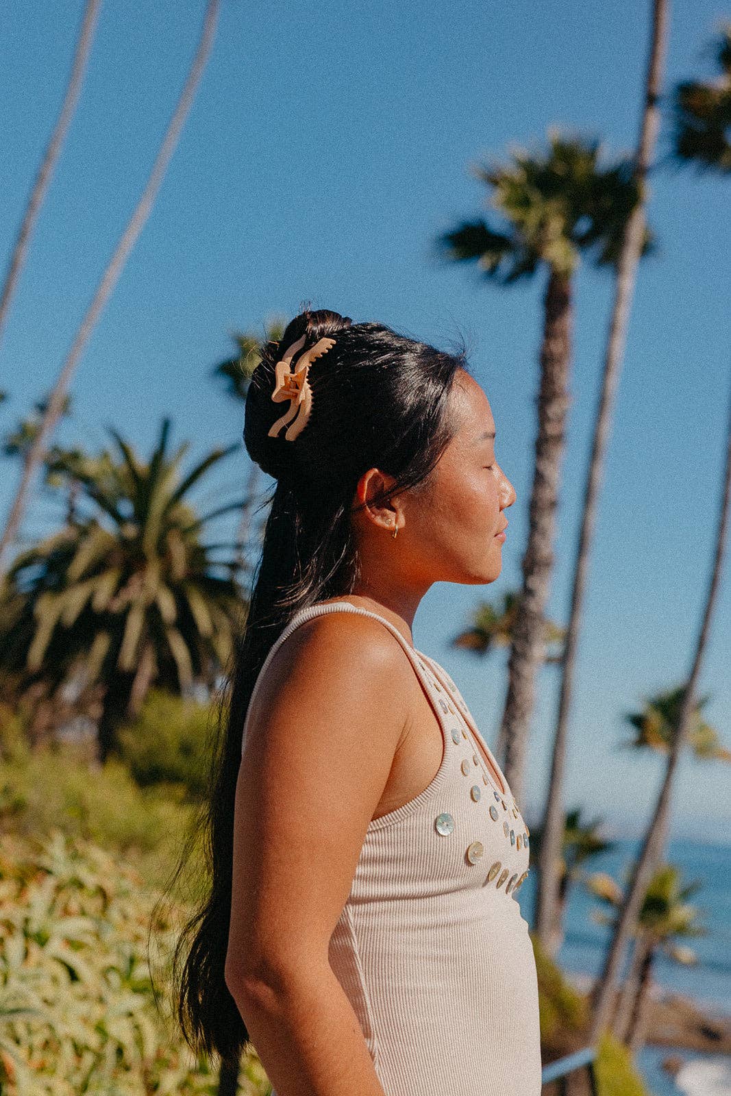 Kaxi Wavy Midi Hold Everything Claw