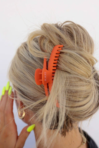 Matte Midi Hold Everything Claw Clip