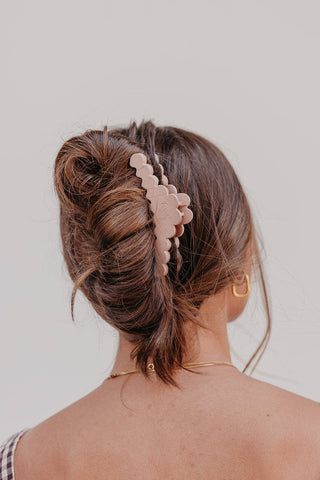 KAXI Scalloped Midi Hold Everything Claw Clip