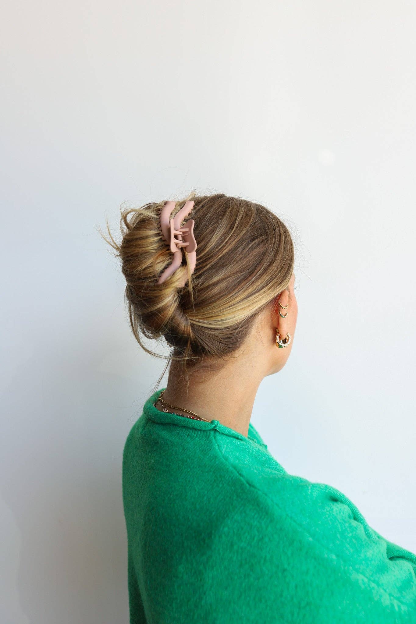 Kaxi Wavy Midi Hold Everything Claw