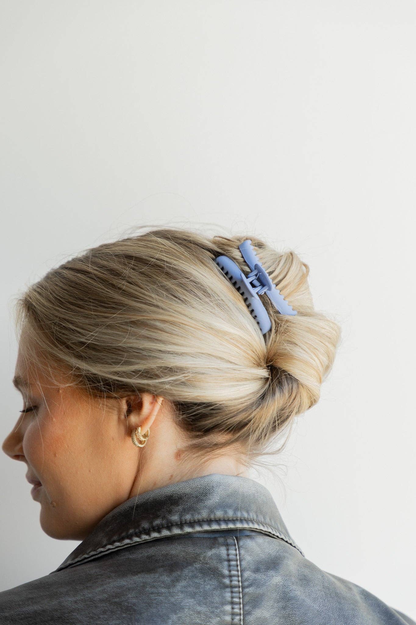 Matte Mini Hold Everything Claw Clip